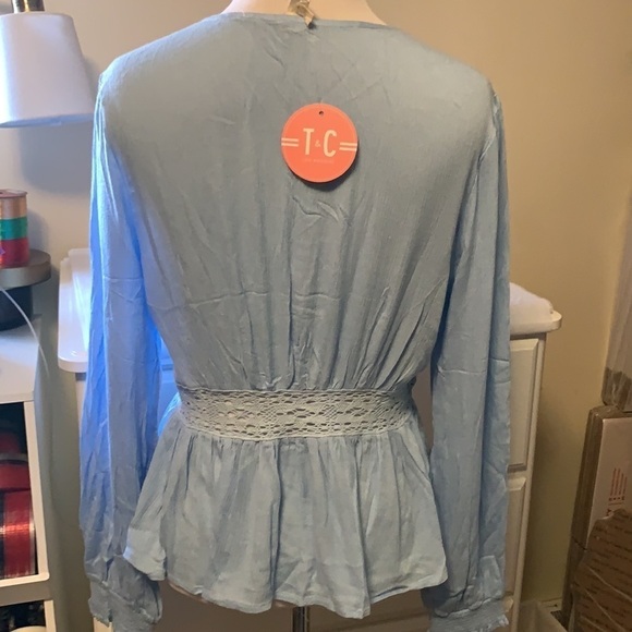 Tea & Cup long sleeved deep V lace waist top - Picture 6 of 10